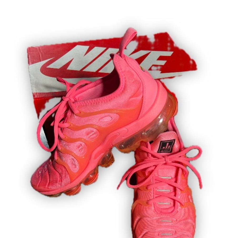 NIKE VAPORMAX PLUS